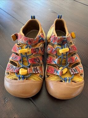 Keen Kids Multicolor Strappy Sandal with Yellow Accents Sz 2